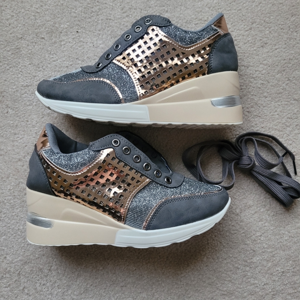 Platform Women's Gray and Gold Sneakers No Brand - Size 35 (US 5)